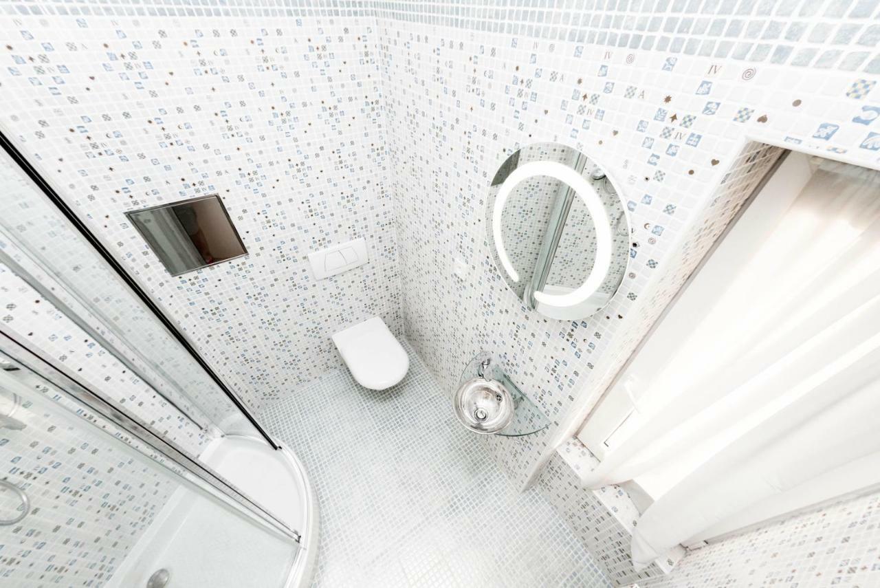 Romantic Studio With Jacuzzi Prague Ngoại thất bức ảnh